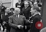 Immagine di Thomas Hudner Medal of Honor Washington DC White House USA, 1951, secondo 50 filmato di repertorio 65675034415
