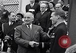 Immagine di Thomas Hudner Medal of Honor Washington DC White House USA, 1951, secondo 51 filmato di repertorio 65675034415
