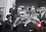 Immagine di Thomas Hudner Medal of Honor Washington DC White House USA, 1951, secondo 52 filmato di repertorio 65675034415