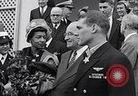 Immagine di Thomas Hudner Medal of Honor Washington DC White House USA, 1951, secondo 60 filmato di repertorio 65675034415