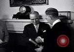 Immagine di Gordon grigio United States USA, 1951, secondo 33 filmato di repertorio 65675034422