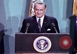 Immagine di Lyndon B Johnson Washington DC White House USA, 1969, secondo 62 filmato di repertorio 65675034425