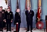 Immagine di Lyndon B Johnson Washington DC White House USA, 1969, secondo 36 filmato di repertorio 65675034427