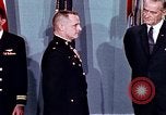 Immagine di Lyndon B Johnson Washington DC White House USA, 1969, secondo 47 filmato di repertorio 65675034427
