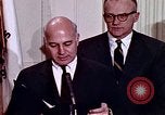 Immagine di Lyndon B Johnson Washington DC White House USA, 1969, secondo 16 filmato di repertorio 65675034428