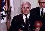 Immagine di Lyndon B Johnson Washington DC White House USA, 1969, secondo 30 filmato di repertorio 65675034428