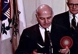 Immagine di Lyndon B Johnson Washington DC White House USA, 1969, secondo 31 filmato di repertorio 65675034428