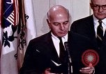 Immagine di Lyndon B Johnson Washington DC White House USA, 1969, secondo 32 filmato di repertorio 65675034428