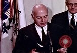 Immagine di Lyndon B Johnson Washington DC White House USA, 1969, secondo 33 filmato di repertorio 65675034428