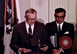 Immagine di Lyndon B Johnson Washington DC White House USA, 1969, secondo 20 filmato di repertorio 65675034429