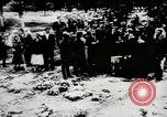 Standbild Massaker von Katyn des polnischen Vinnitsa Ukraine Sowjetunion, 1944, aus Sekunde 19 historischem Filmmaterial Videoclip 65675034441