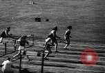 Immagine di Atletica leggera Berlino Germania, 1943, secondo 21 filmato di repertorio 65675034442