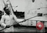 Standbild Deutsches U-Boot Matrosen in Zweiten Weltkrieg Deutschland, 1942, aus Sekunde 24 historischem Filmmaterial Videoclip 65675034448