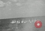 Image des charges de profondeur Allemagne, 1942, de la seconde 56 séquences d'archives historiques vidéo 65675034450