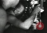 Standbild italienische U-Boot Angriffe amerikanischer Frachter Zweiten Weltkrieg Mittelmeer, 1943, aus Sekunde 25 historischem Filmmaterial Videoclip 65675034454