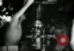 Standbild italienische U-Boot Angriffe amerikanischer Frachter Zweiten Weltkrieg Mittelmeer, 1943, aus Sekunde 32 historischem Filmmaterial Videoclip 65675034454