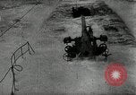 Standbild italienische U-Boot Angriffe amerikanischer Frachter Zweiten Weltkrieg Mittelmeer, 1943, aus Sekunde 36 historischem Filmmaterial Videoclip 65675034454