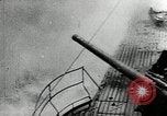 Standbild italienische U-Boot Angriffe amerikanischer Frachter Zweiten Weltkrieg Mittelmeer, 1943, aus Sekunde 43 historischem Filmmaterial Videoclip 65675034454