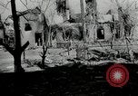 Standbild Deutsche Infanterie Angriff Stalingrad und Leningrad Russland, 1943, aus Sekunde 12 historischem Filmmaterial Videoclip 65675034455
