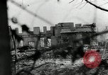 Standbild Deutsche Infanterie Angriff Stalingrad und Leningrad Russland, 1943, aus Sekunde 15 historischem Filmmaterial Videoclip 65675034455