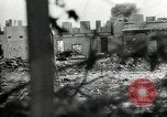 Standbild Deutsche Infanterie Angriff Stalingrad und Leningrad Russland, 1943, aus Sekunde 23 historischem Filmmaterial Videoclip 65675034455