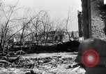 Standbild Deutsche Infanterie Angriff Stalingrad und Leningrad Russland, 1943, aus Sekunde 26 historischem Filmmaterial Videoclip 65675034455