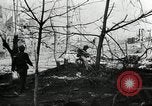 Standbild Deutsche Infanterie Angriff Stalingrad und Leningrad Russland, 1943, aus Sekunde 28 historischem Filmmaterial Videoclip 65675034455