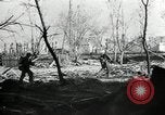 Standbild Deutsche Infanterie Angriff Stalingrad und Leningrad Russland, 1943, aus Sekunde 33 historischem Filmmaterial Videoclip 65675034455