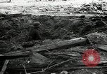 Standbild Deutsche Infanterie Angriff Stalingrad und Leningrad Russland, 1943, aus Sekunde 43 historischem Filmmaterial Videoclip 65675034455