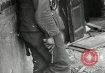 Standbild Deutsche Infanterie Angriff Stalingrad und Leningrad Russland, 1943, aus Sekunde 54 historischem Filmmaterial Videoclip 65675034455