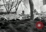 Standbild Deutsche Infanterie Angriff Stalingrad und Leningrad Russland, 1943, aus Sekunde 60 historischem Filmmaterial Videoclip 65675034455
