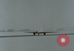 Standbild MX-324 Flugzeuge Harper Dry Lake California USA, 1944, aus Sekunde 37 historischem Filmmaterial Videoclip 65675034457