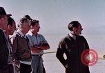 Standbild MX-324 Flying wing aircraft Harper Dry Lake California USA, 1944, aus Sekunde 21 historischem Filmmaterial Videoclip 65675034458