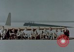 Standbild MX-324 Flying wing aircraft Harper Dry Lake California USA, 1944, aus Sekunde 26 historischem Filmmaterial Videoclip 65675034458