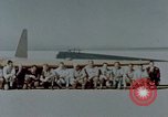Standbild MX-324 Flying wing aircraft Harper Dry Lake California USA, 1944, aus Sekunde 28 historischem Filmmaterial Videoclip 65675034458