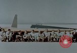 Standbild MX-324 Flying wing aircraft Harper Dry Lake California USA, 1944, aus Sekunde 29 historischem Filmmaterial Videoclip 65675034458