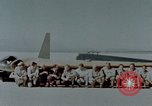 Standbild MX-324 Flying wing aircraft Harper Dry Lake California USA, 1944, aus Sekunde 30 historischem Filmmaterial Videoclip 65675034458