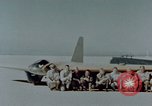 Standbild MX-324 Flying wing aircraft Harper Dry Lake California USA, 1944, aus Sekunde 37 historischem Filmmaterial Videoclip 65675034458