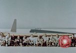 Standbild MX-324 Flying wing aircraft Harper Dry Lake California USA, 1944, aus Sekunde 42 historischem Filmmaterial Videoclip 65675034458