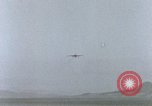 Standbild XP-56 Flugzeuge Harper Dry Lake California USA, 1944, aus Sekunde 43 historischem Filmmaterial Videoclip 65675034459