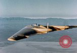 Standbild N-9M-Flugzeug Harper Dry Lake California USA, 1944, aus Sekunde 11 historischem Filmmaterial Videoclip 65675034462