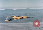 Standbild N-9M-Flugzeug Harper Dry Lake California USA, 1944, aus Sekunde 25 historischem Filmmaterial Videoclip 65675034462