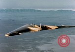 Standbild N-9M-Flugzeug Harper Dry Lake California USA, 1944, aus Sekunde 34 historischem Filmmaterial Videoclip 65675034462