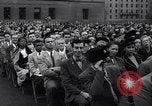 Standbild Menschen während der Andacht New York United States USA, 1948, aus Sekunde 14 historischem Filmmaterial Videoclip 65675034484