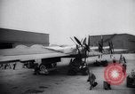 Standbild XB-35 Nurflügler-Flugzeugtest California United States USA, 1946, aus Sekunde 22 historischem Filmmaterial Videoclip 65675034485