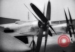 Standbild XB-35 Nurflügler-Flugzeugtest California United States USA, 1946, aus Sekunde 25 historischem Filmmaterial Videoclip 65675034485