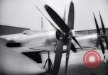 Standbild XB-35 Nurflügler-Flugzeugtest California United States USA, 1946, aus Sekunde 26 historischem Filmmaterial Videoclip 65675034485