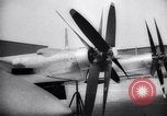 Standbild XB-35 Nurflügler-Flugzeugtest California United States USA, 1946, aus Sekunde 27 historischem Filmmaterial Videoclip 65675034485