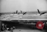Standbild XB-35 Nurflügler-Flugzeugtest California United States USA, 1946, aus Sekunde 43 historischem Filmmaterial Videoclip 65675034485