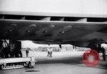 Standbild XB-35 Nurflügler-Flugzeugtest California United States USA, 1946, aus Sekunde 44 historischem Filmmaterial Videoclip 65675034485